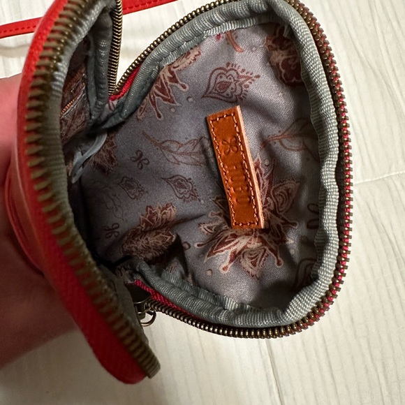 HOBO Fate Leather Phone Crossbody - Picture 4 of 6